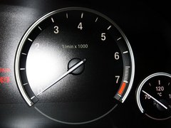 2013款 730Li 3.0L 豪华型