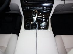 2013款 730Li 3.0L 豪华型