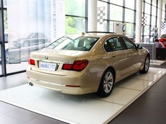 2013款 730Li 3.0L 豪华型