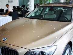2013款 730Li 3.0L 豪华型