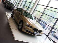 2013款 730Li 3.0L 豪华型