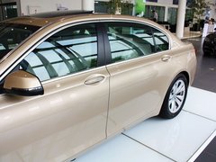 2013款 730Li 3.0L 豪华型