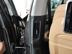 2013款 740Li 3.0T 领先型
