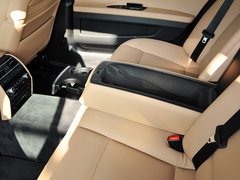 2013款 740Li 3.0T 领先型