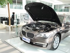 2013款 740Li 3.0T 领先型