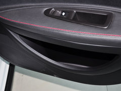 2013款 两厢 1.6L 手动 CROSS