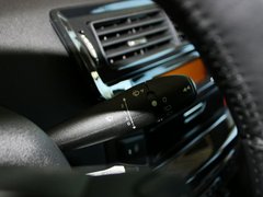 2013款 两厢 1.6L 自动 CROSS