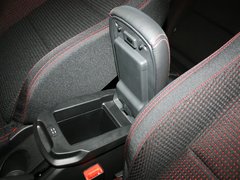 2013款 两厢 1.6L 自动 CROSS