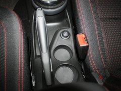 2013款 两厢 1.6L 自动 CROSS