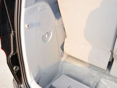 2013款 2.2T 自动 行政版