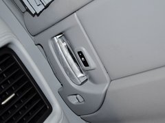 2013款 2.2T 自动 行政版