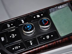 2013款 2.2T 自动 行政版