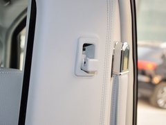 2013款 2.2T 自动 行政版