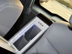 2013款 2.2T 自动 行政版
