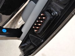 2013款 2.2T 自动 行政版