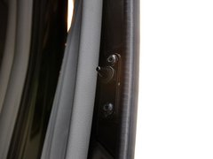 2013款 2.2T 自动 行政版