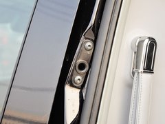 2013款 2.2T 自动 行政版
