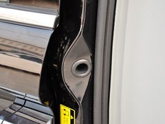 2013款 2.2T 自动 行政版