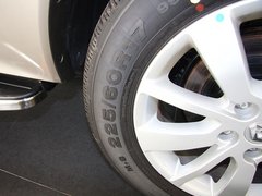 2013款 2.5 CVT 四驱舒适导航版 5座