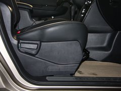 2013款 2.5 CVT 四驱舒适导航版 5座