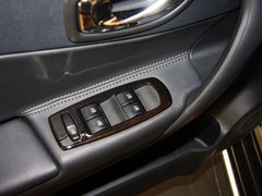 2013款 2.5 CVT 四驱舒适导航版 5座