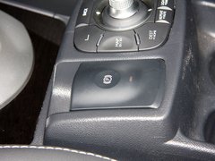 2013款 2.5 CVT 四驱舒适导航版 5座