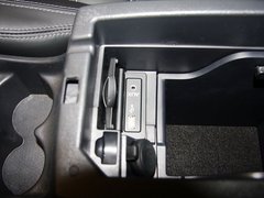 2013款 2.5 CVT 四驱舒适导航版 5座