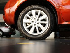 2013款 2.5 CVT 四驱舒适导航版 5座