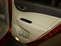 2013款 2.5 CVT 四驱舒适导航版 5座