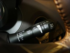 2013款 2.5 CVT 四驱舒适导航版 5座