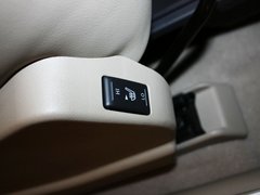 2013款 2.5 CVT 四驱舒适导航版 5座