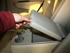 2013款 2.5 CVT 四驱舒适导航版 5座