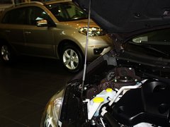 2013款 2.5 CVT 四驱舒适导航版 5座