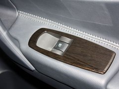 2013款 2.5 CVT 四驱舒适导航版 5座