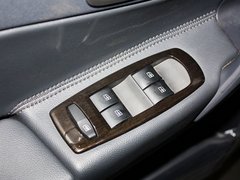 2013款 2.5 CVT 四驱舒适导航版 5座