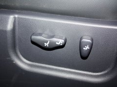 2013款 2.5 CVT 四驱舒适导航版 5座