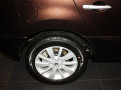 2013款 2.5 CVT 四驱舒适导航版 5座