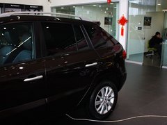 2013款 2.5 CVT 四驱舒适导航版 5座