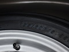 2013款 1.5L 手動 尊貴型