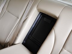 2012款 2.0L 手動 尊貴型