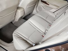2012款 2.0L 手動 尊貴型