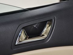 2012款 2.0L 手動 尊貴型