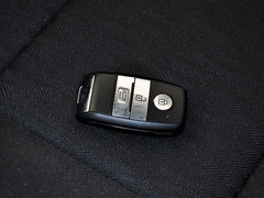 2013款 1.6L 自动 DLX