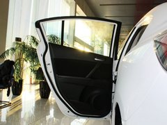 2013 三厢 1.6 自动 精英型