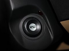 2013 三厢 1.6 自动 精英型