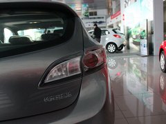 2013 三厢 1.6 自动 精英型