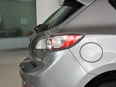 2013 三厢 1.6 自动 精英型