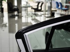 2013 三厢 2.0 自动 豪华型