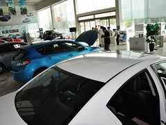 2013 三厢 2.0 自动 豪华型