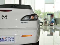 2013 三厢 2.0 自动 豪华型